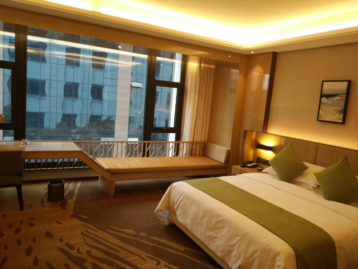 ホテル ラマダ ルーシャン 楽山市 部屋 写真